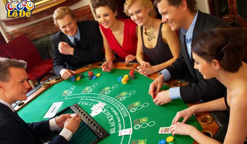 Các trò chơi casino phổ biến có người chia bài